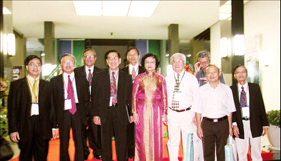 Hội nghị nội soi và phẫu thuật nội soi mở rộng lần 1 14-16/10/2004